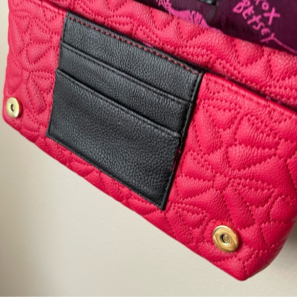 BETSEY JOHNSON red & black purse with quilted bows and built in wallet - Picture 10 of 15